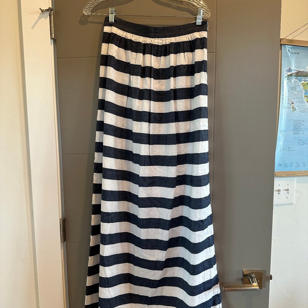 Like new: Banana Republic Full-length blue and white strip skirt